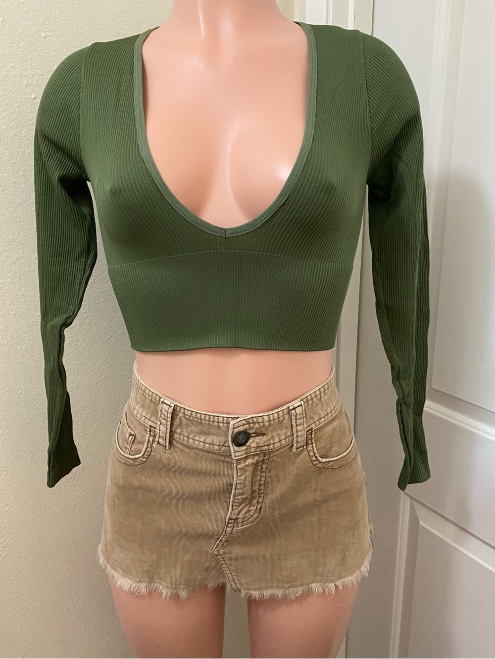 NWT Urban outfitters green long sleeve deep v neck crop top